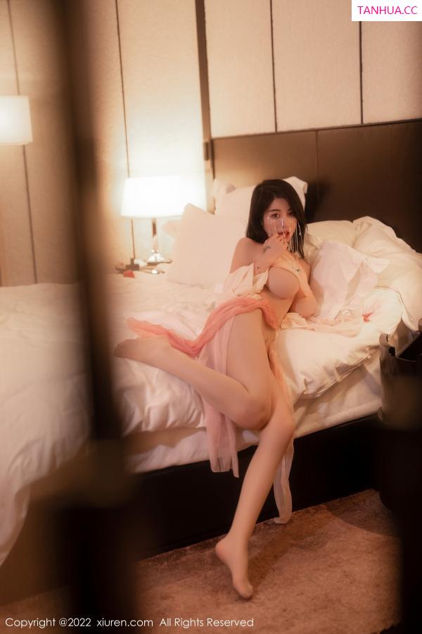 美七Mia  [XiuRen]高清写真图 2022.12.14 No.5994 美七Mia 美臀布兜第11张图片